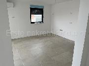   , , mala slika 3